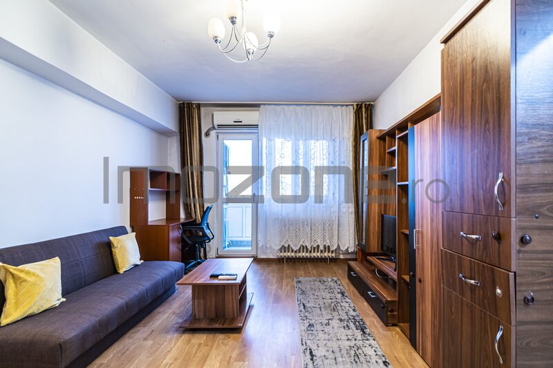 Piata Veteranilor apartament deosebit, bloc stradal, reabilitat, bucatarie 10mp