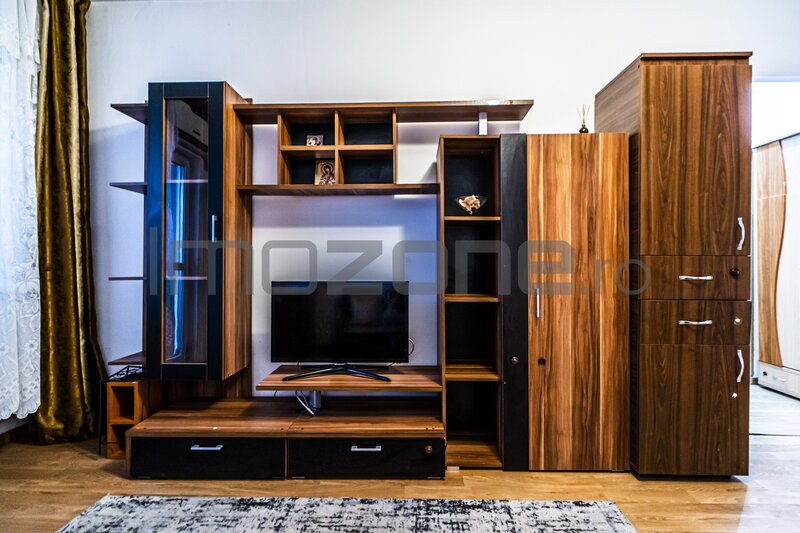 Piata Veteranilor apartament deosebit, bloc stradal, reabilitat, bucatarie 10mp