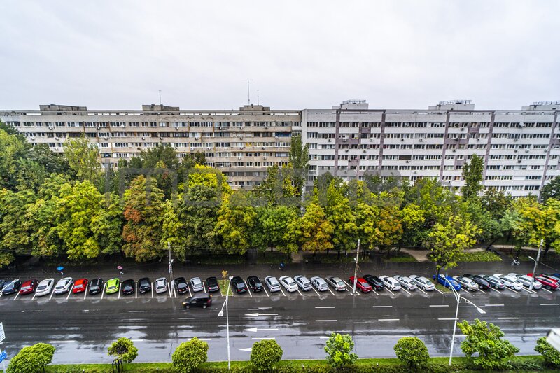 Piata Veteranilor, apartament deosebit, bloc stradal, reabilitat, bucatarie 10 mp