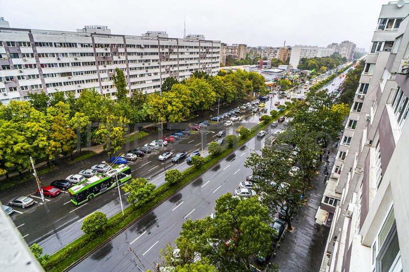 Piata Veteranilor, apartament deosebit, bloc stradal, reabilitat, bucatarie 10 mp